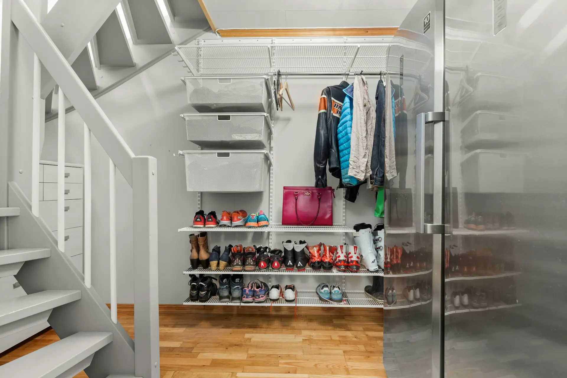 5 Clever Ways to Maximize Small Closet Space